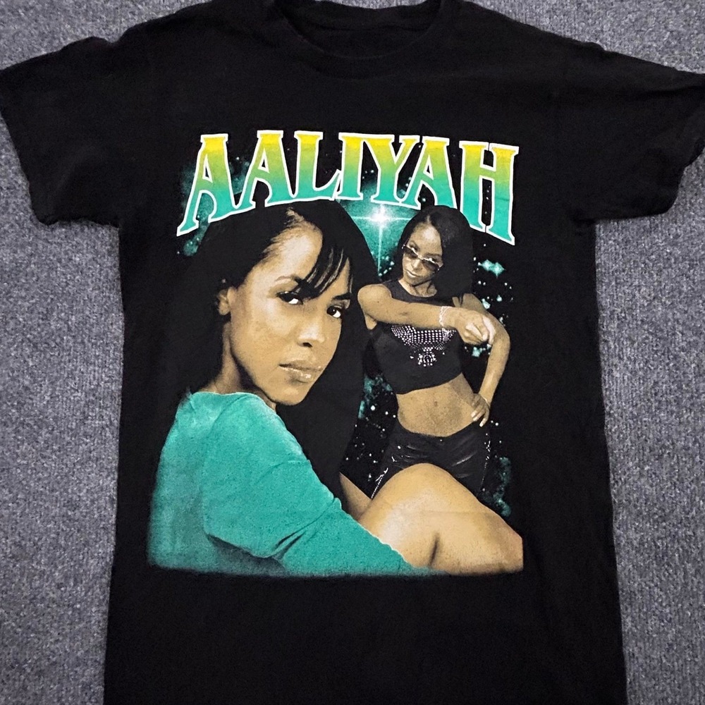 Aaliyah T-Shirt Womens Size S Black Graphic Print Short Sleeve Y2K Style Tee